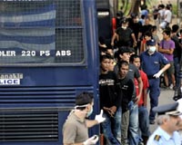 200,000 Afghan refugees return in exodus from Pakistan: UNHCR