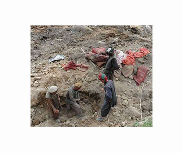 Afghan rescuers still digging as hope fades for quake villagers