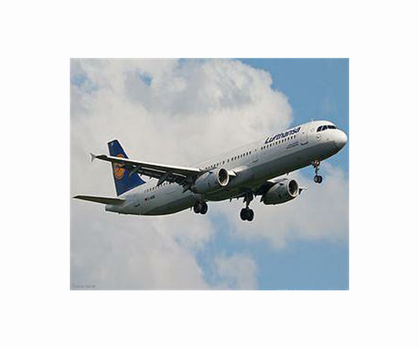 Lufthansa jets don 'shark skin' to take bite out of emissions