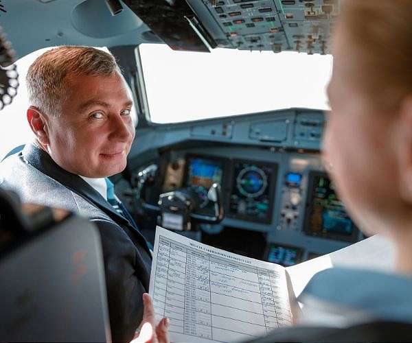 How to Choose the Right Airplane Pilot Course for You