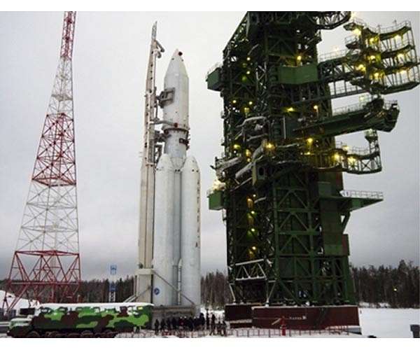 Russian rocket is in uncontrolled descent to Earth