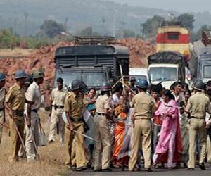 Protests thwart India's nuclear plans