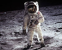 US marks 40 years since man first walked on the moon