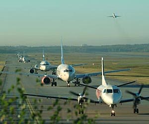 New volcano ash flight rules bring hope for angry airlines