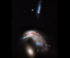 Colliding Galaxy Pair Takes Flight