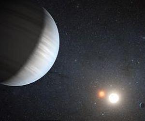 Kepler discovers planetary system orbiting 2 suns