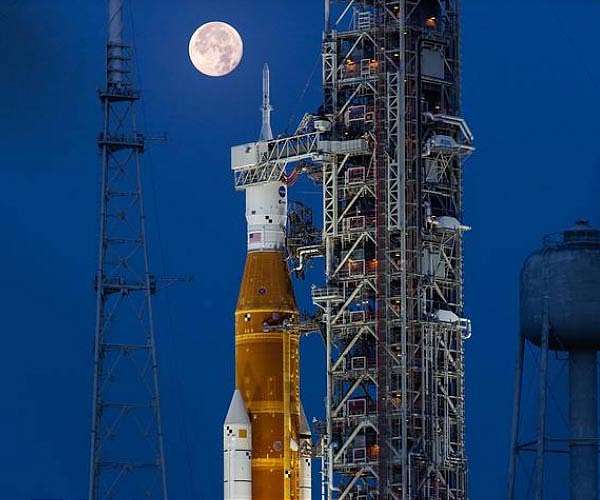 In new setback, hurricane forces Moon rocket into storage