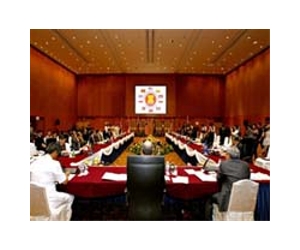 Philippines urges ASEAN to unite on sea dispute