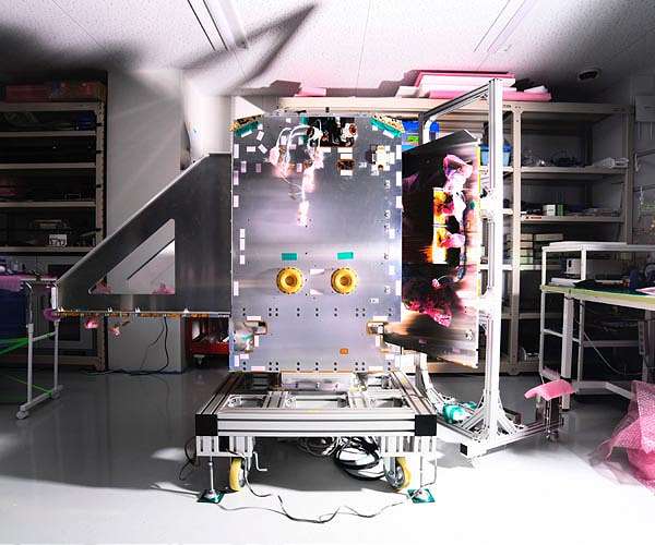 Using lasers and 'tow-trucks', Japanese firms target space debris