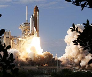 Atlantis heads toward International Space Station