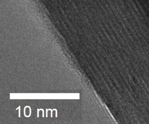 Atom-thin transistor uses half the voltage of common semiconductors, boosts current density