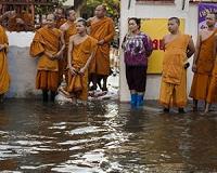 South Asia floods claim more than 750 lives