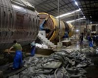Bangladesh orders shutdown of city tanneries