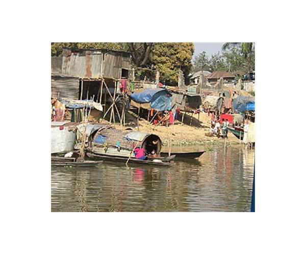 Bangladesh's shanty towns for climate refugees