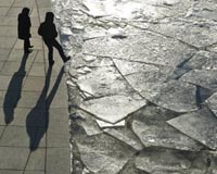 Young Russians seek health, highs in ice swimming