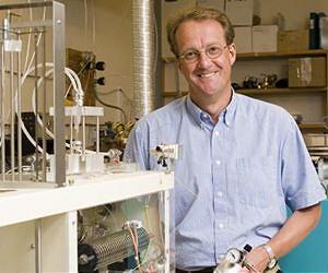 Nitrogen fertilizer remains in soils and leaks towards groundwater for decades