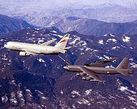Boeing KC-767 Tanker Completes First Contact With Receiver