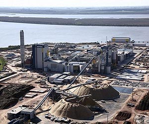 Argentina taking Uruguay to world court over pulp mill, again