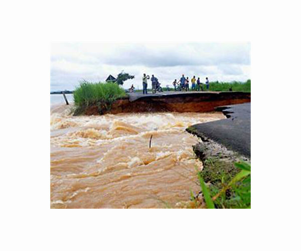 Death toll mounts from Brazil downpours as search continues