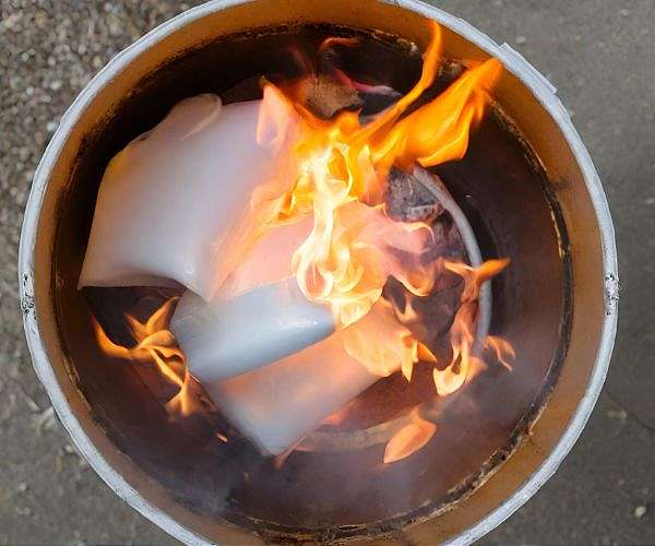 Burning trash a major source of plastic pollution: study