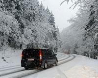Snow blocks more than 1,000 people on Serbian road