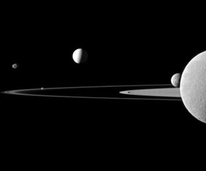 Giant impact scenario may explain the unusual moons of Saturn
