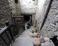 Ancient village at heart of China's quake tourism plans