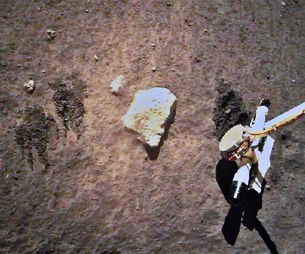 China releases information of 15 new lunar samples online
