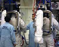 China's space survival experiment goes on well