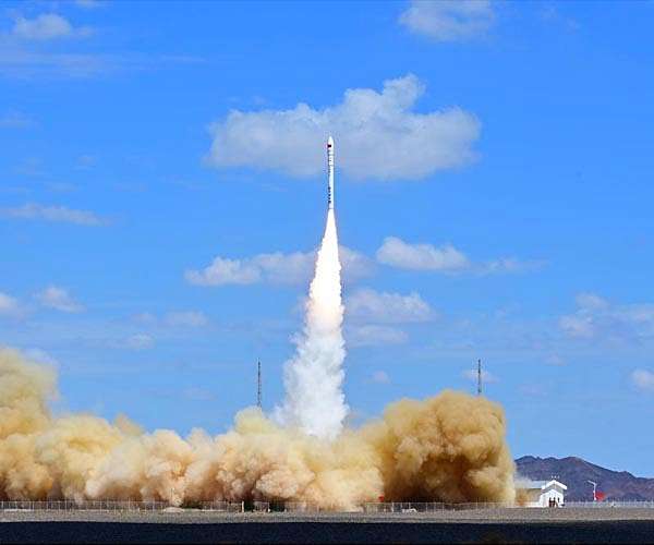 China's commercial rocket CERES-1 Y3 launches three satellites