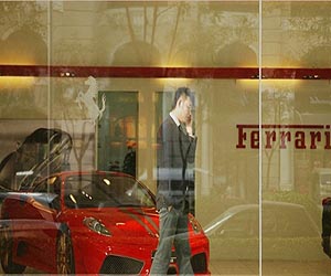 Hong Kong's pursuit of luxury defies Western gloom