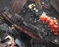 'Hundreds of tonnes' of cyanide at China blasts site: military