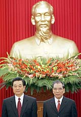 China's Hu Begins Three-Day Visit To Vietnam To Shore Up Relations