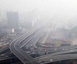 China vows air pollution cuts in major cities