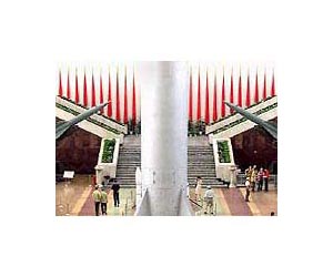 Japan, China in spat over nuclear arsenal