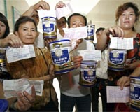 Fear, confusion, anger for Chinese parents amid milk scare