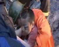 China's Hu says quake rescue in 'crucial phase'