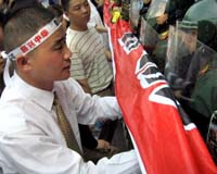 Japan Says Managing Crisis With China Critical