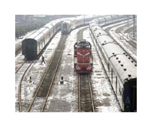 China to cut railway spending in 2012: Xinhua