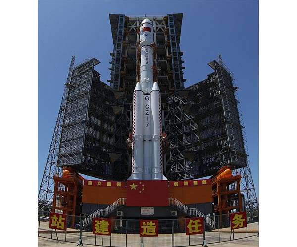 Tianzhou 2, carrier rocket transported to launchpad for liftoff
