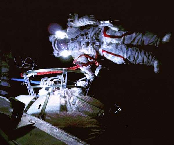 China's astronauts make spacewalk to upgrade robotic arm