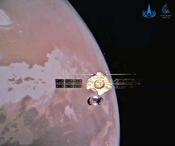 Chinese Mars mission sends photos of the Red Planet