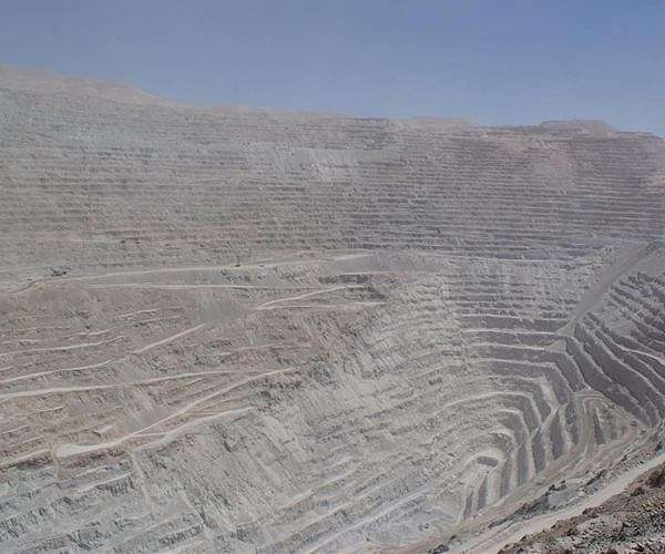Chile workers end strike at world's largest copper producer