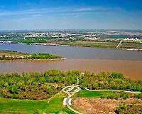 Sediment is a greater threat to small freshwater species than fertilizer runoff