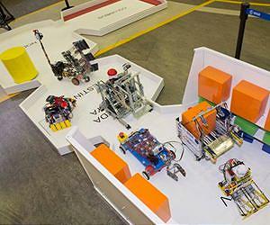 Robot challenge: unload a spacecraft