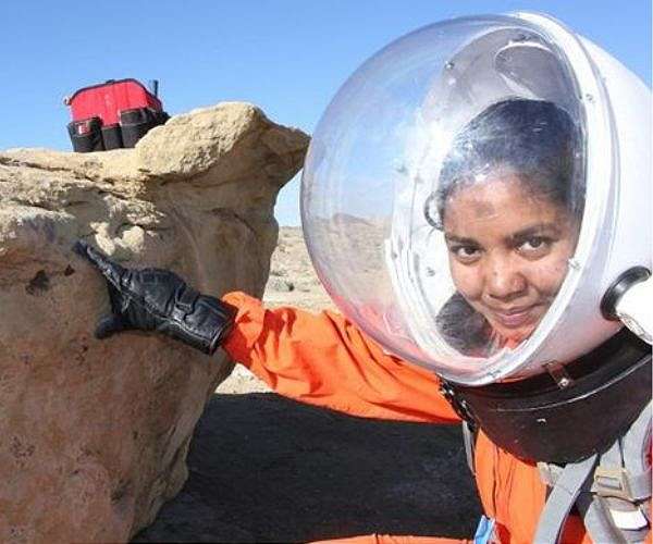 Lichens Found Thriving at Mars Analog Research Stations