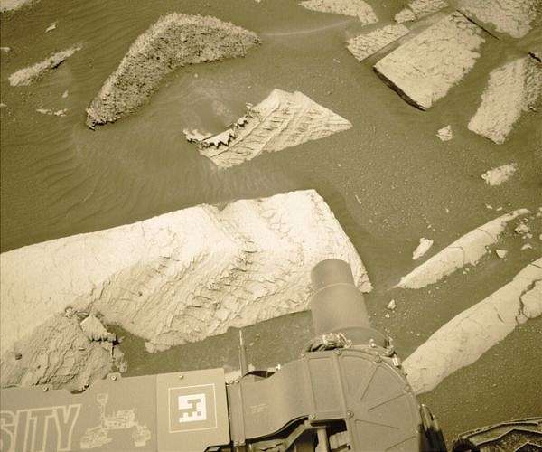 A Fractured Filled Plan: Sols 4073-4075