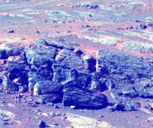 Opportunity Rover Does Walkabout Of Crater Rim