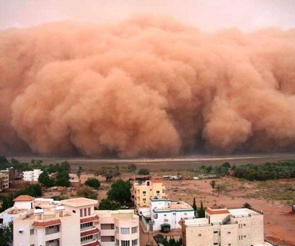 Dakar covered in layer of sand