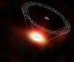 Low-mass planets make good neighbours for debris discs